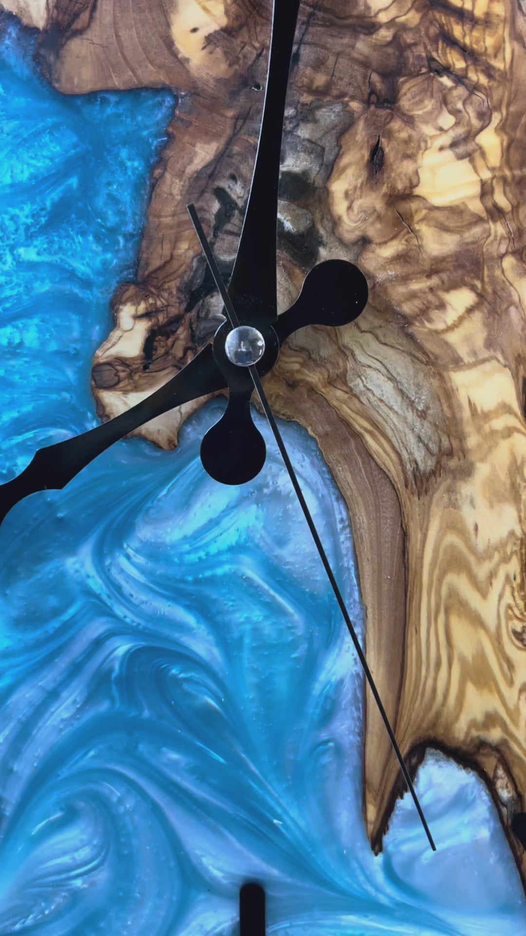 Blue Coastline Olive Wood & Resin Wall Clock — product video 1gavSD2oI28CTQCK3rzNTnd04NrBvThLQ